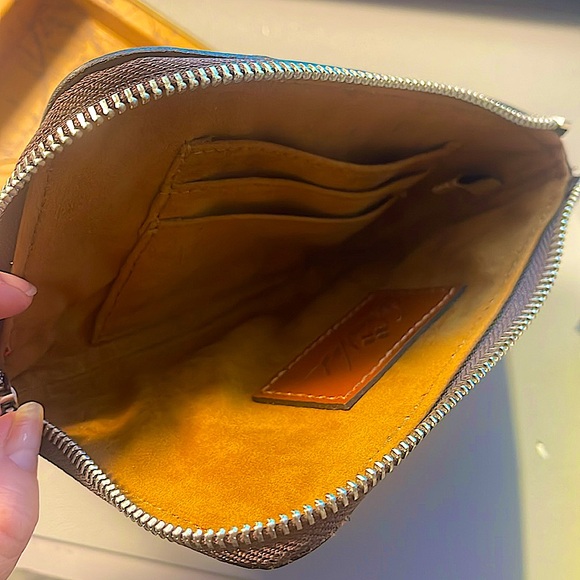 New in Box Patricia Nash Reala Wristlet in Berry Red - Picture 3 of 7